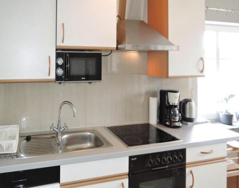 House | Private kitchen | Electric kettle, toaster