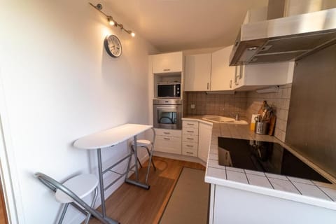 Duplex | Private kitchen | Electric kettle, toaster