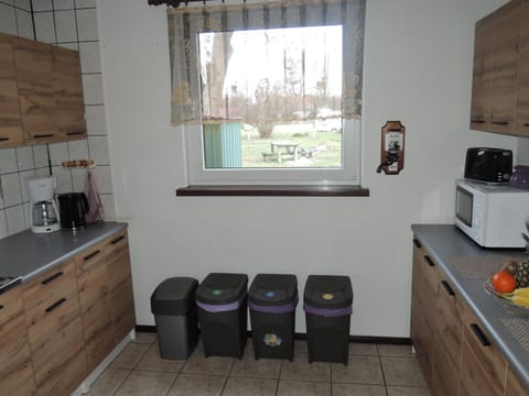 House | Private kitchen | Microwave, coffee/tea maker