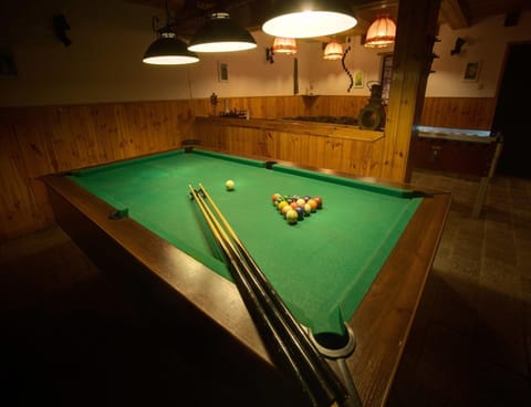 House | Game room