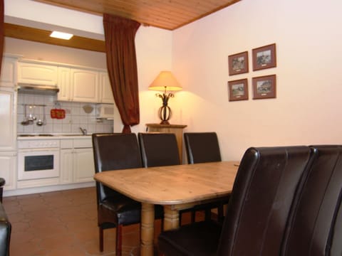 House | Private kitchen | Highchair