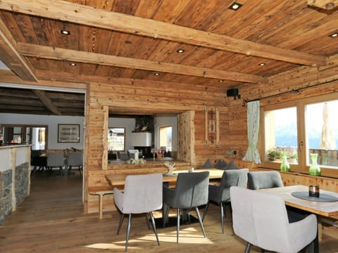 House | Dining