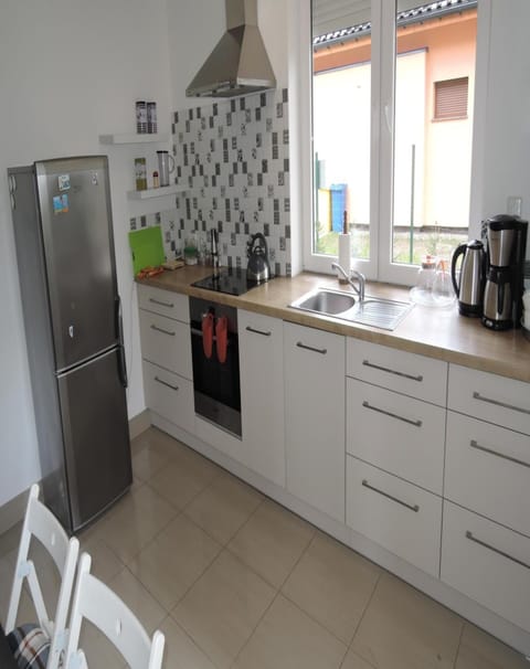 House | Private kitchen | Electric kettle, highchair