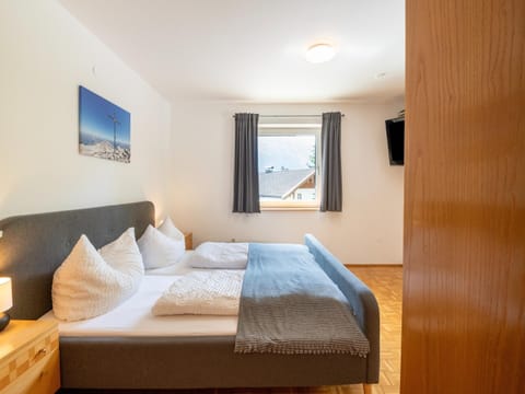 House | 4 bedrooms, bed sheets