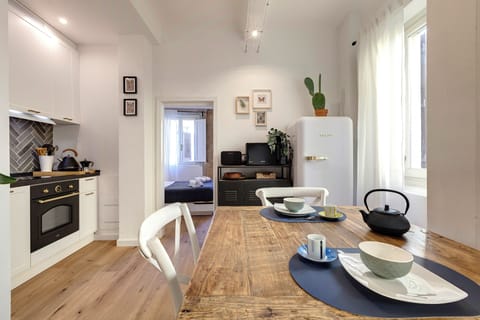 Apartment | Living area | Flat-screen TV