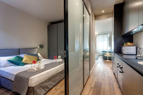 Apartment | 2 bedrooms, laptop workspace, iron/ironing board, free WiFi