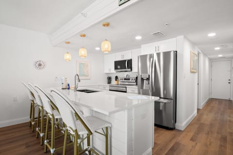 Deluxe Apartment, 2 Bedrooms, Patio, Beach View | Private kitchen | Full-size fridge, microwave, oven, dishwasher