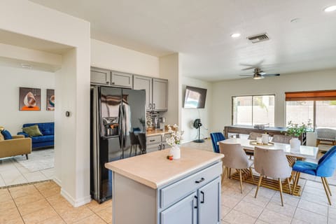 House (5 Bedrooms) | Interior