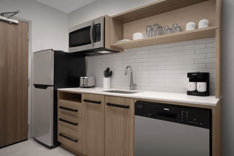 Studio Suite, 2 Queen Beds | Free WiFi, bed sheets