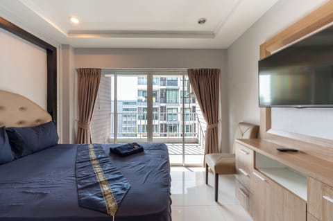 Classic Studio, Balcony, City View | In-room safe, free WiFi, bed sheets