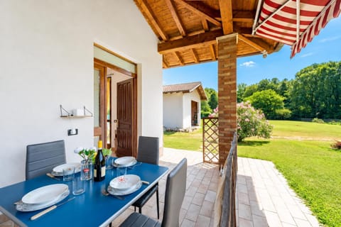 Family House, 1 Bedroom, Microwave (La Casa In Campagna: Rustic Retreat) | Outdoor dining