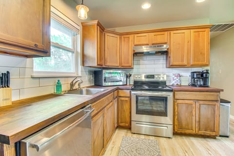 House (2 Bedrooms) | Interior