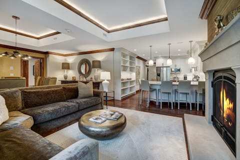 Condo, 3 Bedrooms | Living area