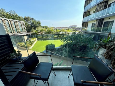 Deluxe Studio Suite, Courtyard View | Terrace/patio