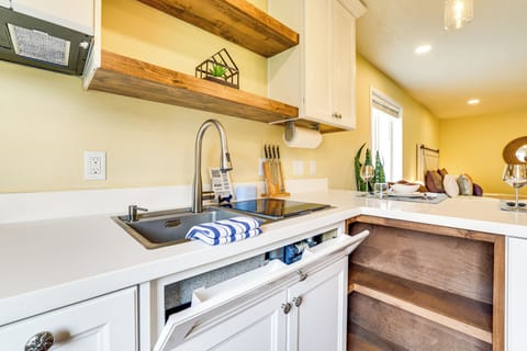 Apartment (0 Bedroom) | Interior