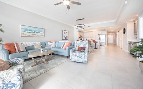 Condo, 3 Bedrooms | Living area