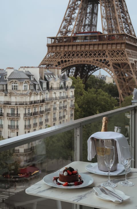 Deluxe Room, 2 Twin Beds, Balcony, Tower (Highfloor,1sofabed, Eiffel Tower View) | Terrace/patio