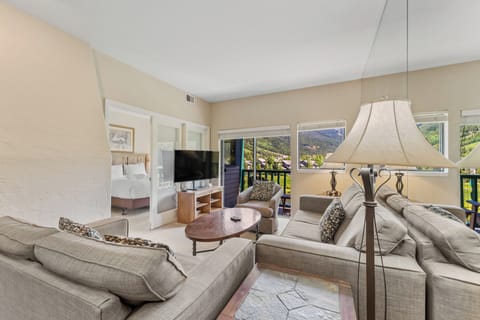 Condo (2 Bedrooms) | Property amenity