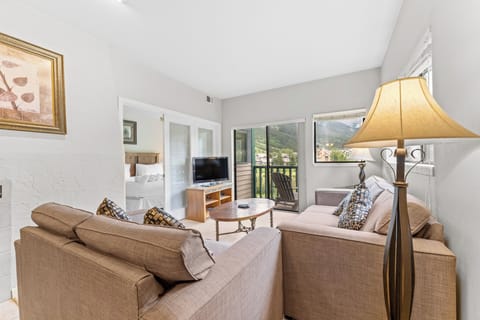 Condo (1 Bedroom) | Property amenity