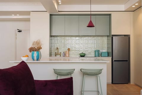 Family Suite, City View | Living area