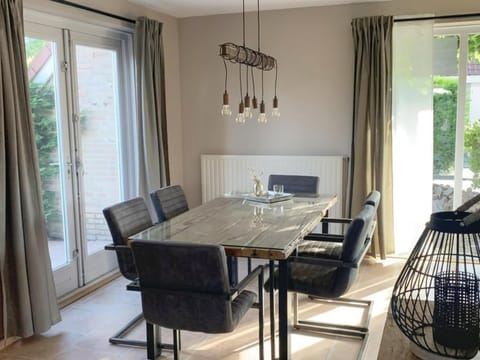 House | Dining
