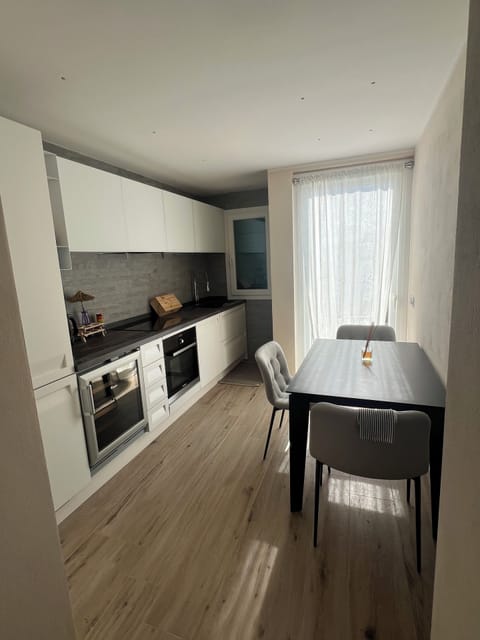 Classic Duplex | Private kitchen | Coffee/tea maker, electric kettle