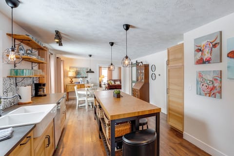 House (5 Bedrooms) | Interior