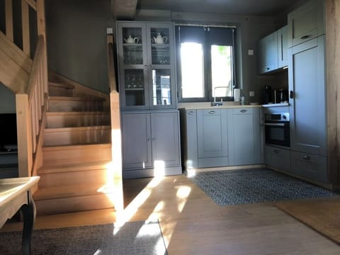 Deluxe House, Garden View | Private kitchen