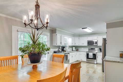 House (3 Bedrooms) | Interior