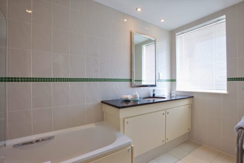 Combined shower/tub, free toiletries, hair dryer, bathrobes