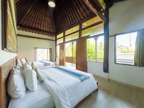Family Bungalow | Desk, free WiFi, bed sheets