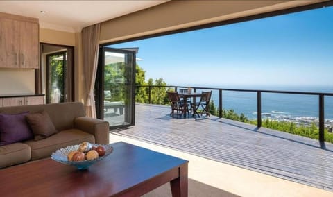 Deluxe Apartment | Living area | TV