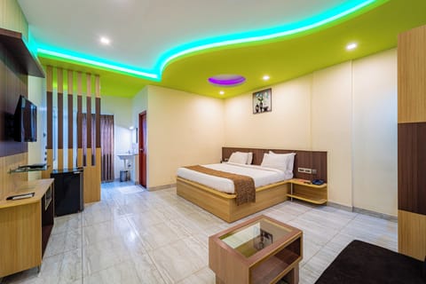 In-room safe, blackout drapes, soundproofing, iron/ironing board