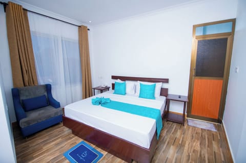 Executive Room, Balcony, Mountain View | Free WiFi, bed sheets