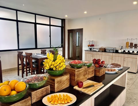 Free daily buffet breakfast