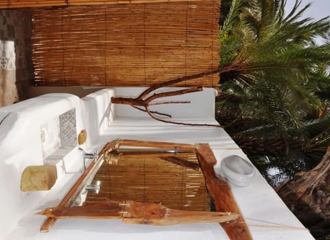Tente Caïdale | Bathroom | Towels