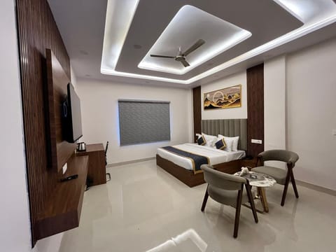 Deluxe Double or Twin Room | Desk, laptop workspace, WiFi (free)