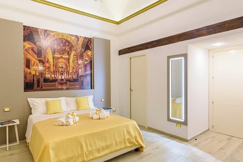 Luxury Quadruple Room | Desk, soundproofing, iron/ironing board, free WiFi