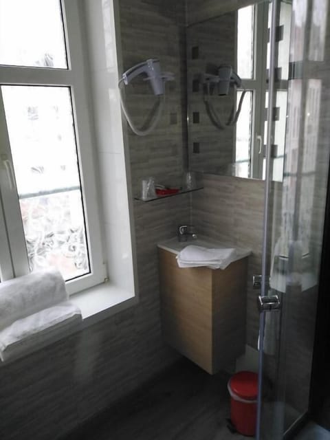 Classic Double Room | Bathroom