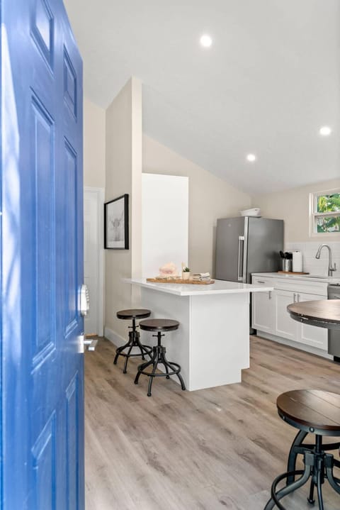 House | 1 bedroom, desk, high-speed internet