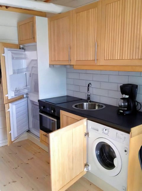 Sjöstugan Solviken | Private kitchen | Electric kettle, toaster, highchair