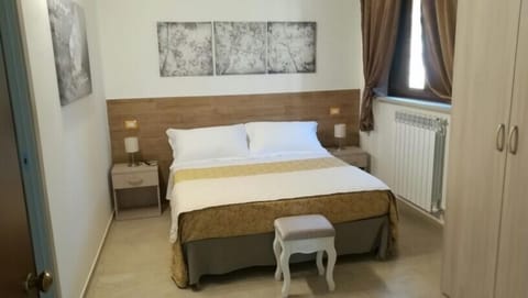 Classic Room | Blackout drapes, free WiFi