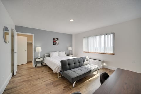 Apartment (1 Bedroom) | Interior