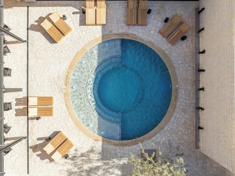 Outdoor pool, cabanas (surcharge)