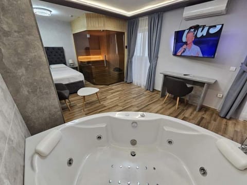 City Suite | Soundproofing, free WiFi