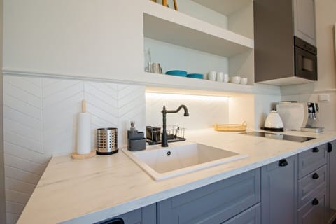 Comfort Apartment | Private kitchen | Electric kettle