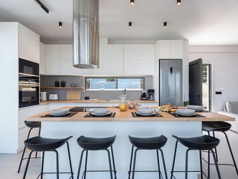 Villa | In-room dining