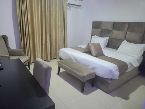 Superior Room, City View | Desk, laptop workspace, free WiFi