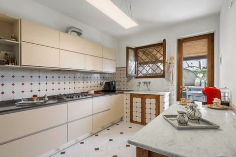 Villa, Hill View | Private kitchen | Full-size fridge, microwave, oven, stovetop