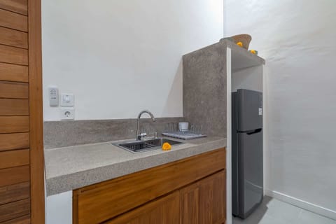 Basic Villa | Private kitchen | Fridge, microwave, stovetop, electric kettle